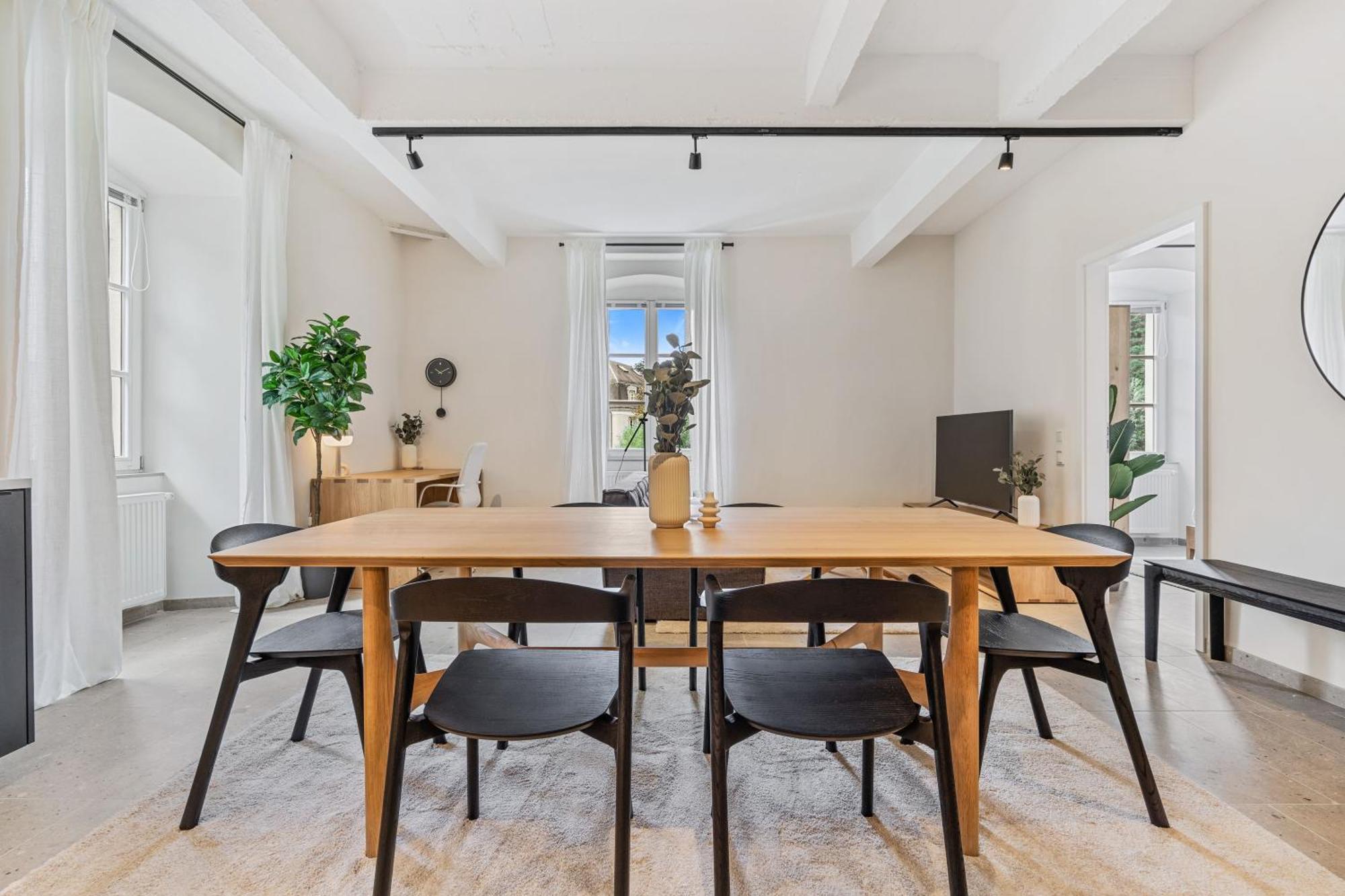 Modern In Clausen With Wifi, Kitchen & Workspace Apartamento *