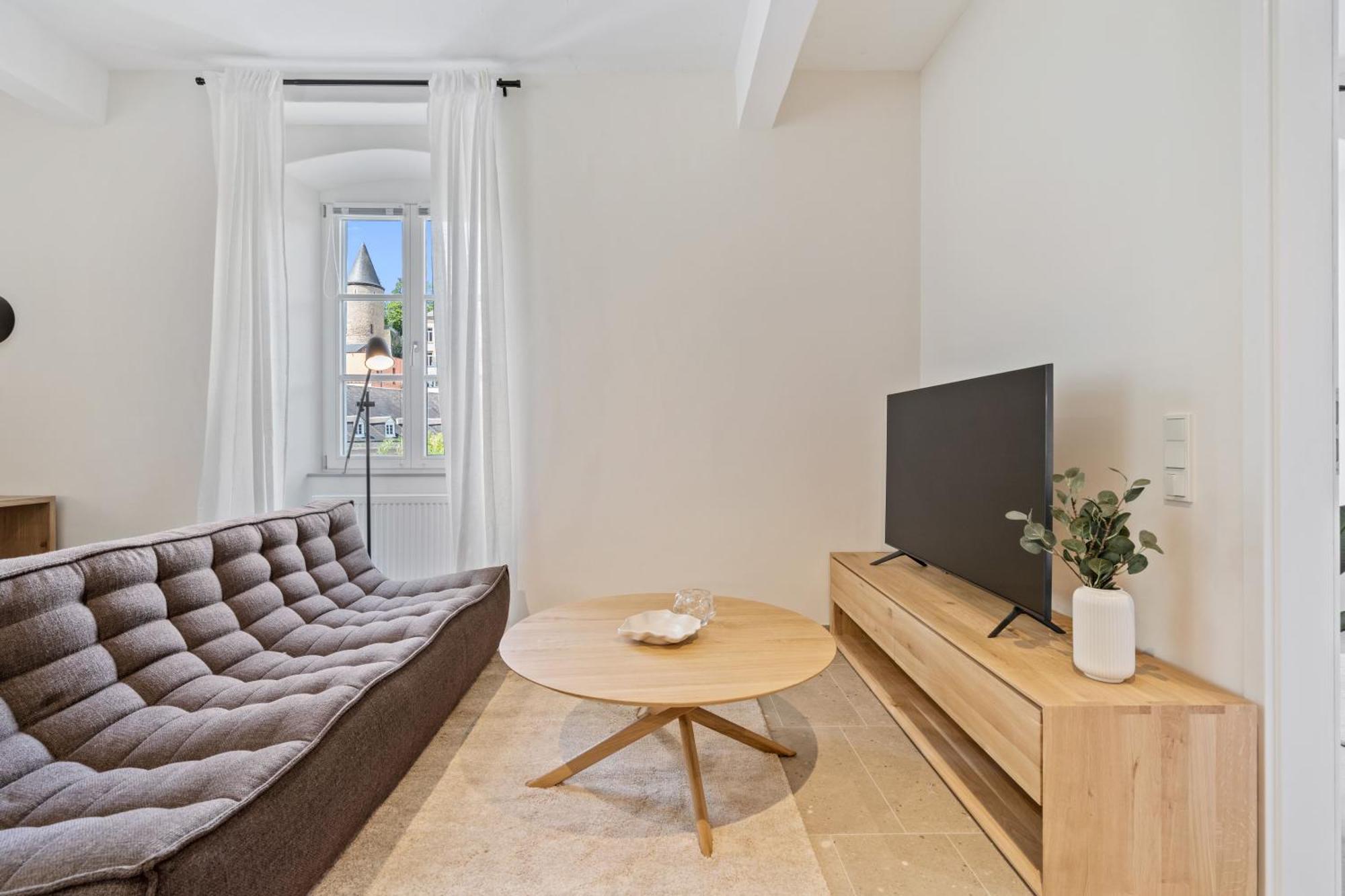 Apartamento Modern In Clausen With Wifi, Kitchen & Workspace *