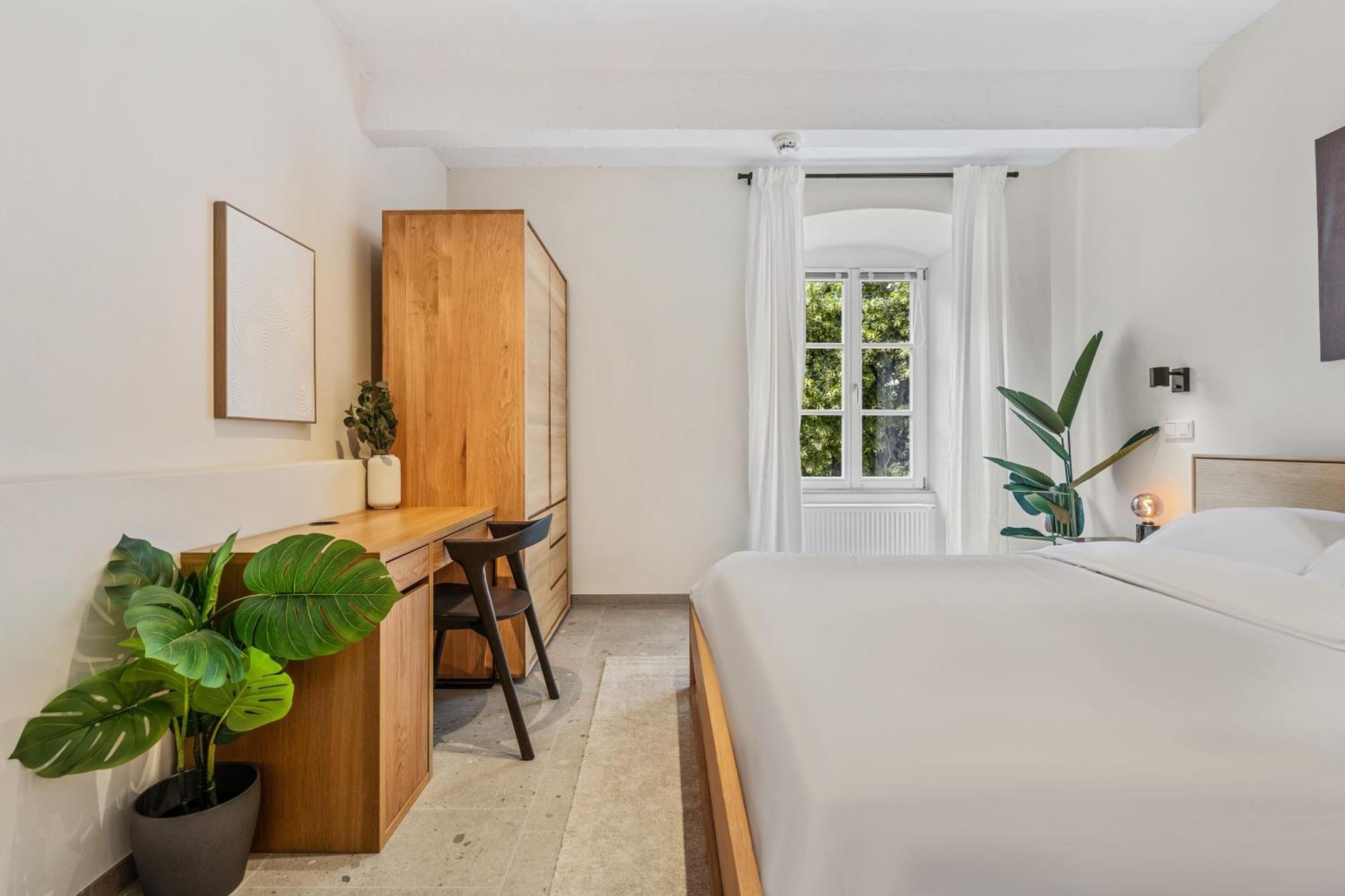 Modern In Clausen With Wifi, Kitchen & Workspace * Luxemburgo