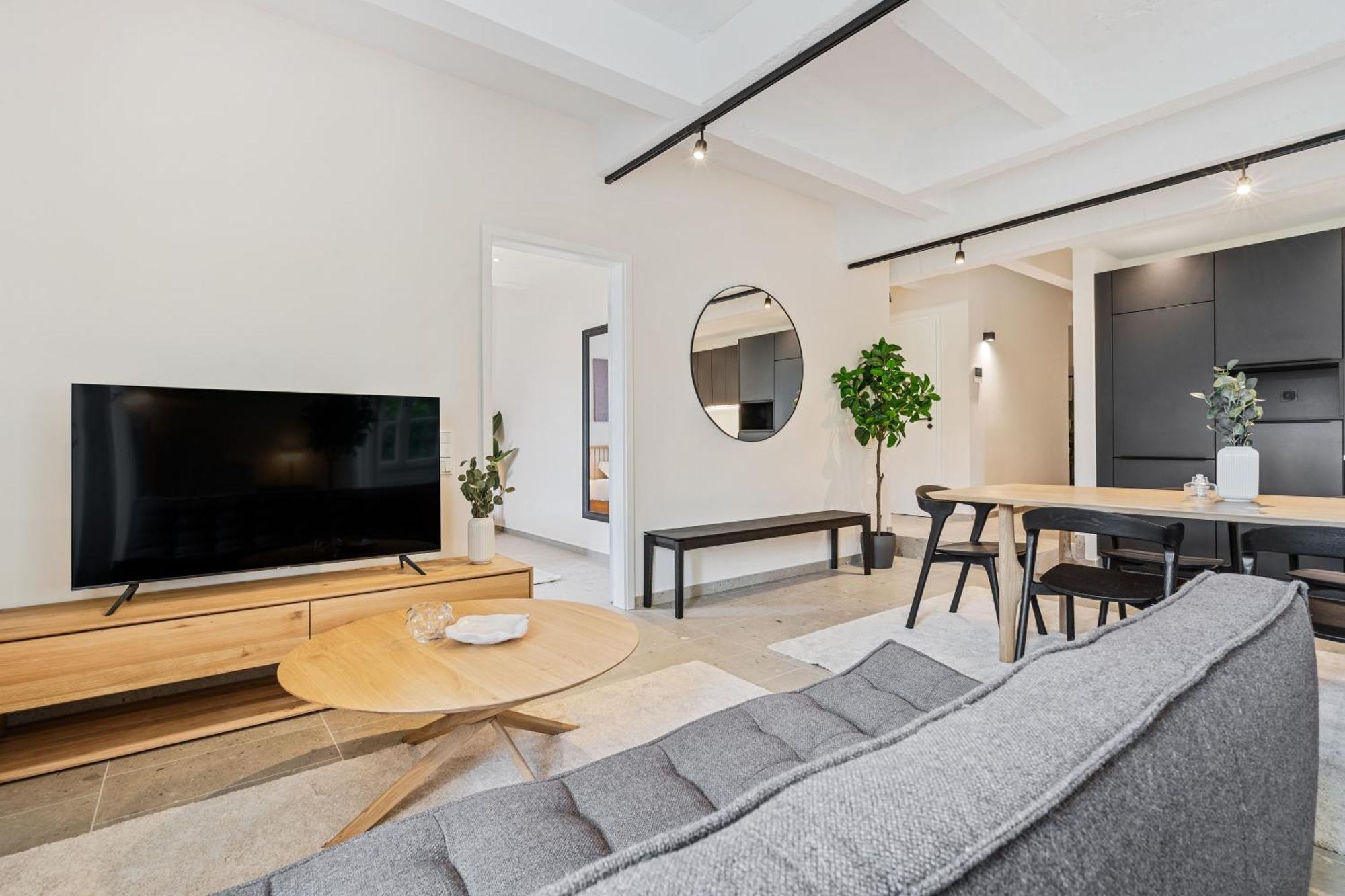 Apartamento Modern In Clausen With Wifi, Kitchen & Workspace