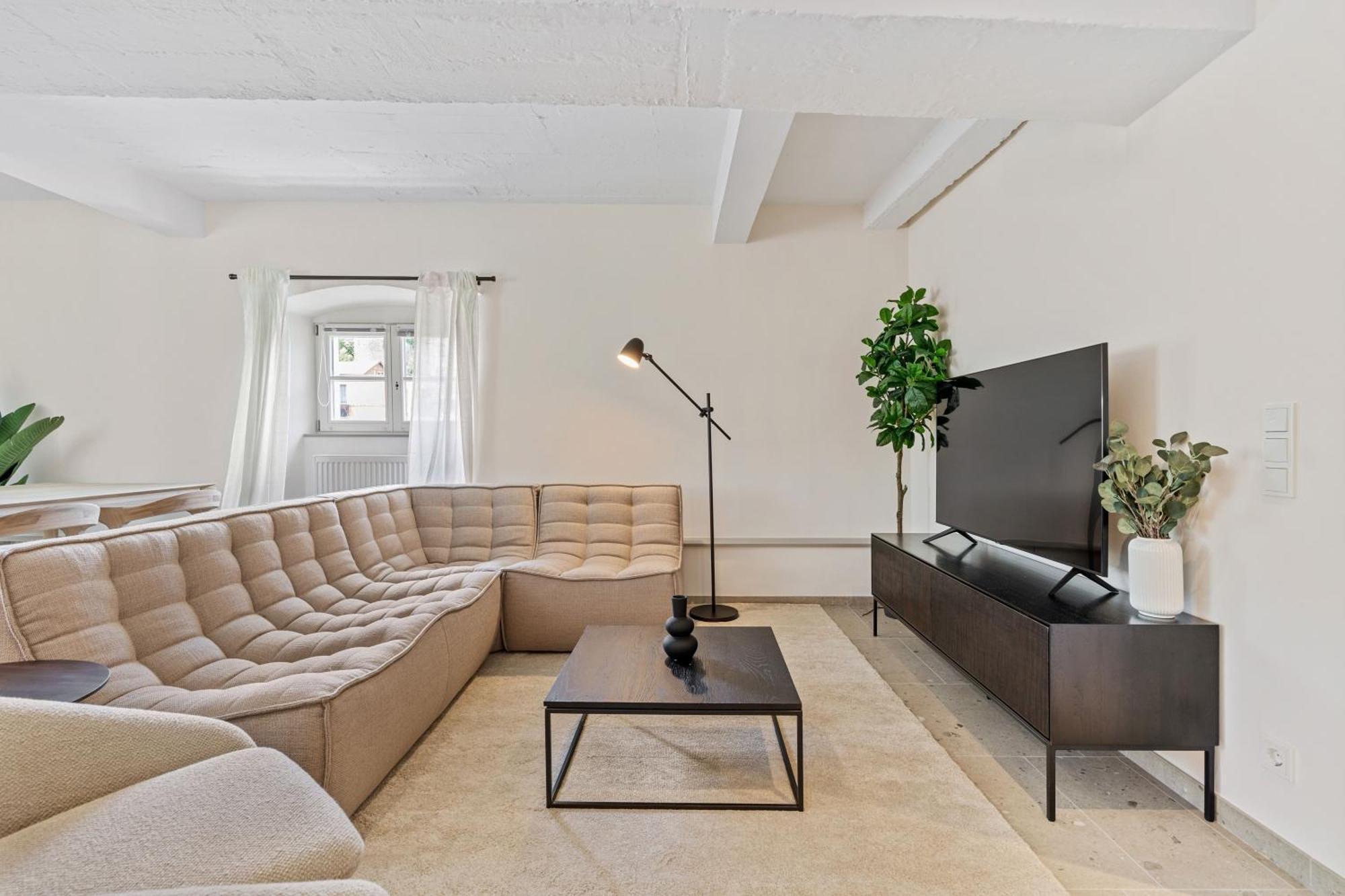 Modern In Clausen With Wifi, Kitchen & Workspace * Luxemburgo
