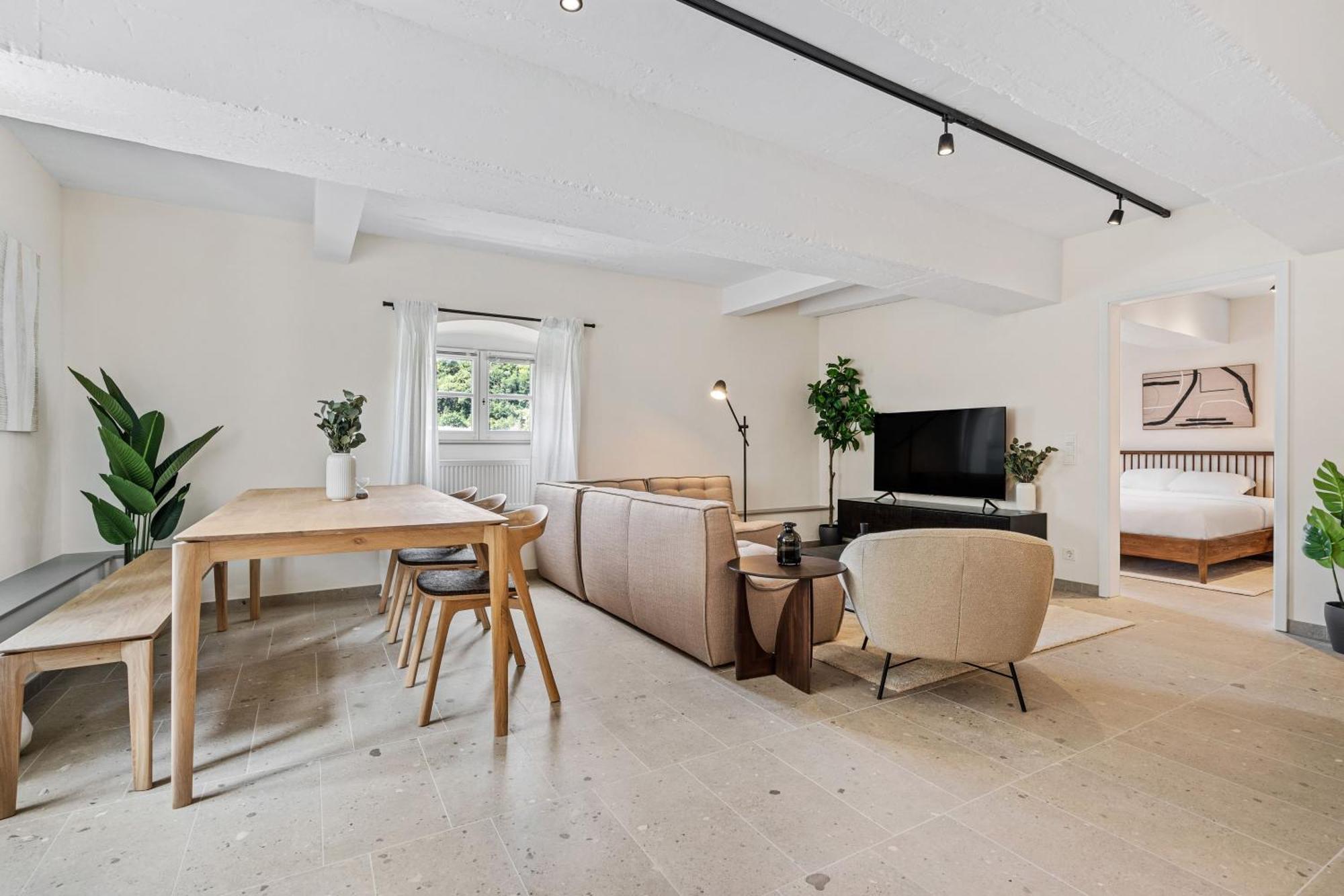 Apartamento Modern In Clausen With Wifi, Kitchen & Workspace